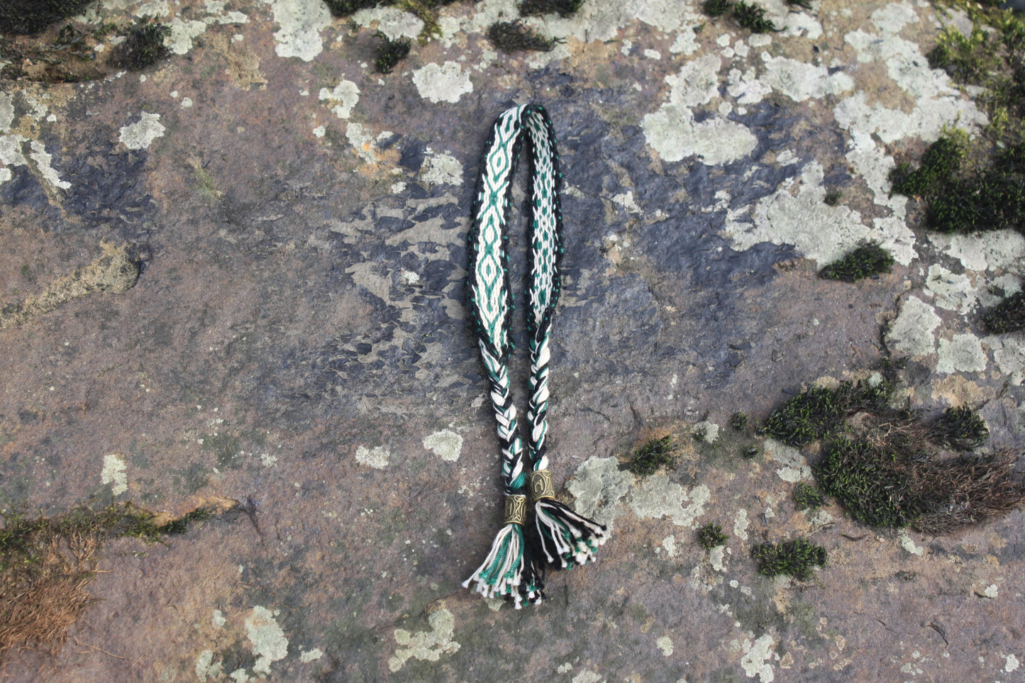 bracelet tissé heimdall (noir, beige & vert)